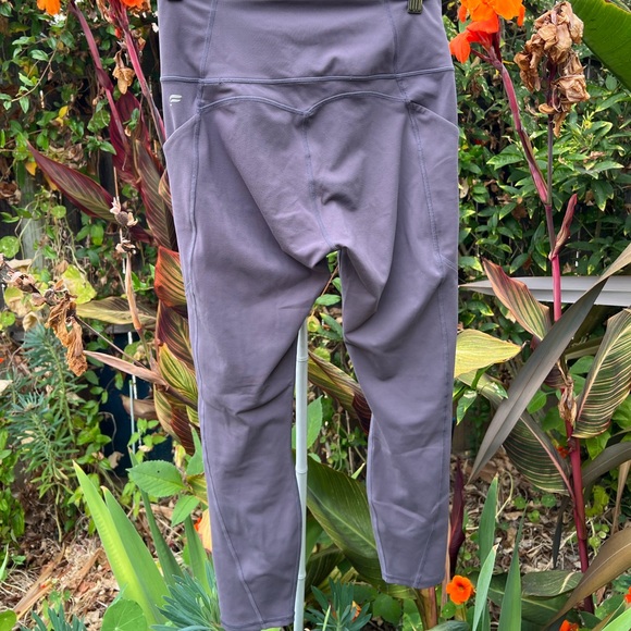 *SOLD* Fabletics Oasis High Waisted Pocket 7/8 Leggings; Size M; Color Shadow - Picture 2 of 8